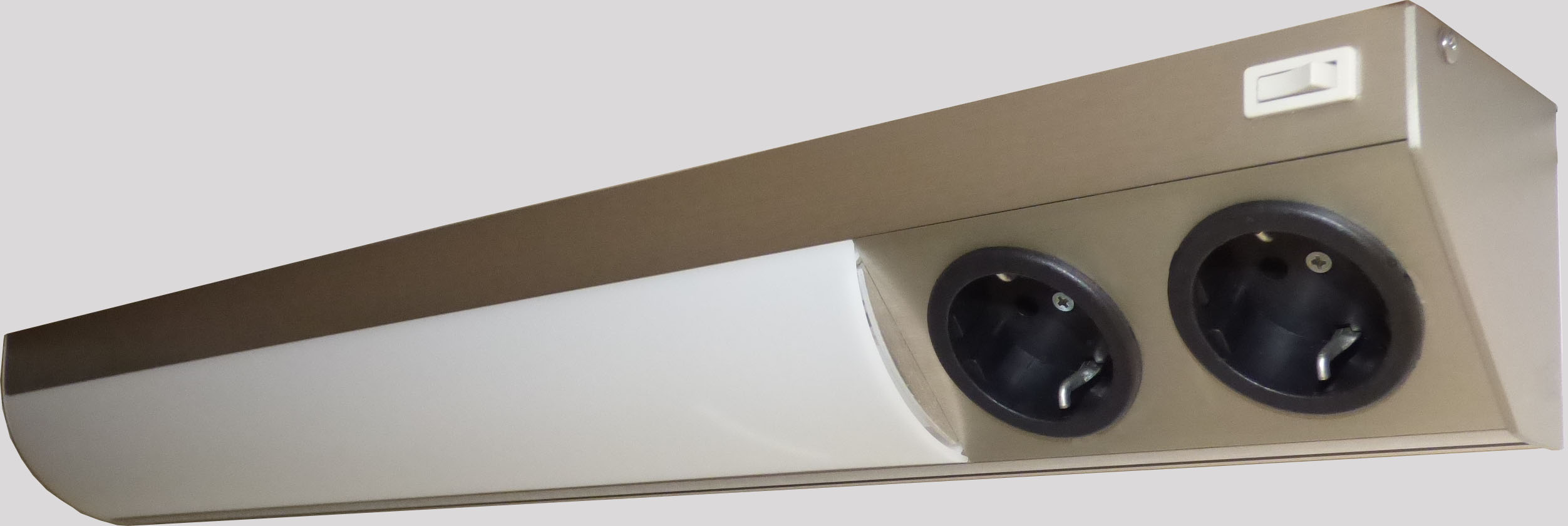 PIC_EL_LED_Alu_Edelstahl_560_2Steckdosen Lichtleiste LED - 56cm - Alu/Edelstahl - 2 Steckdosen