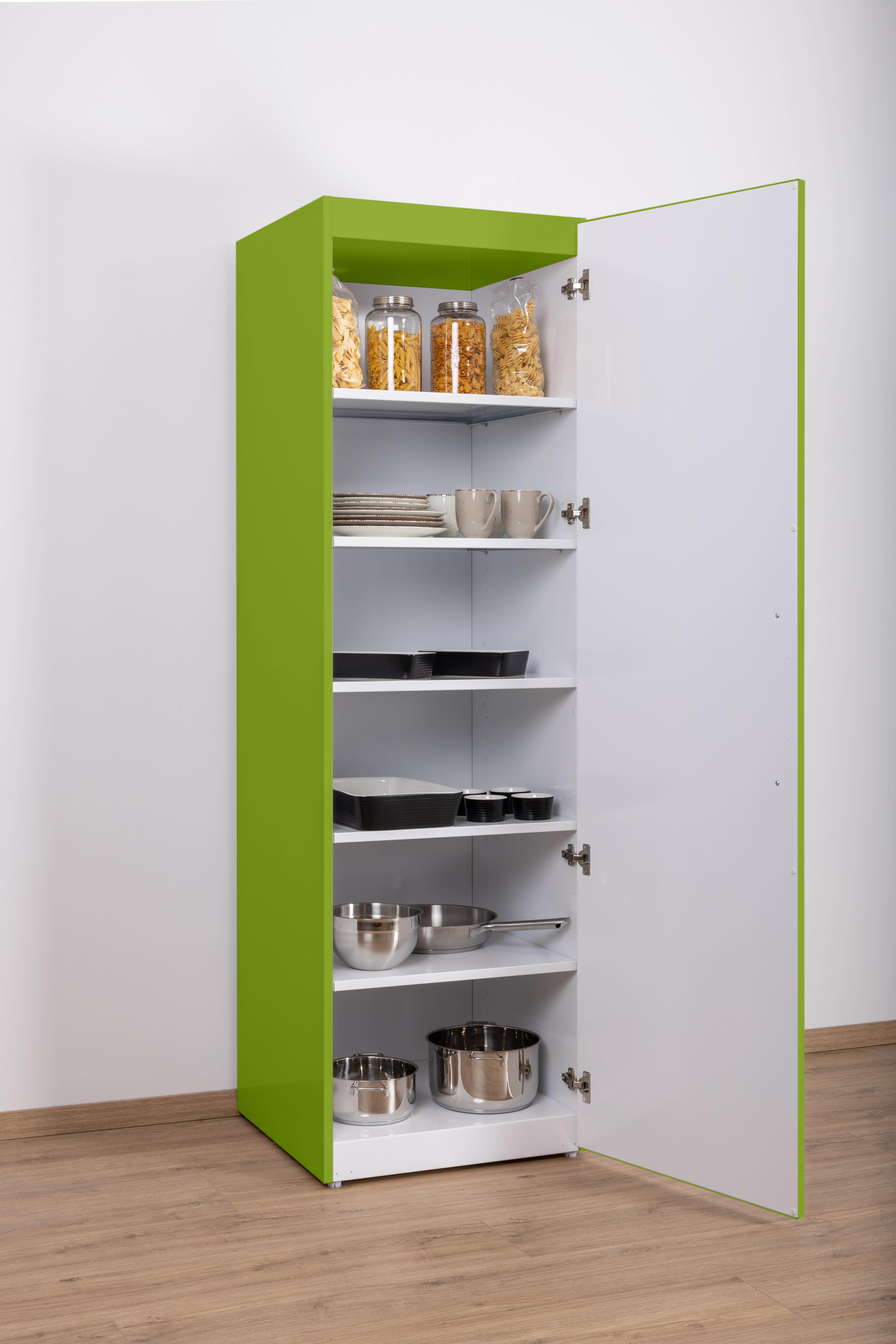 Hochschrank-SchrNg-offen-GrAner-Apfel