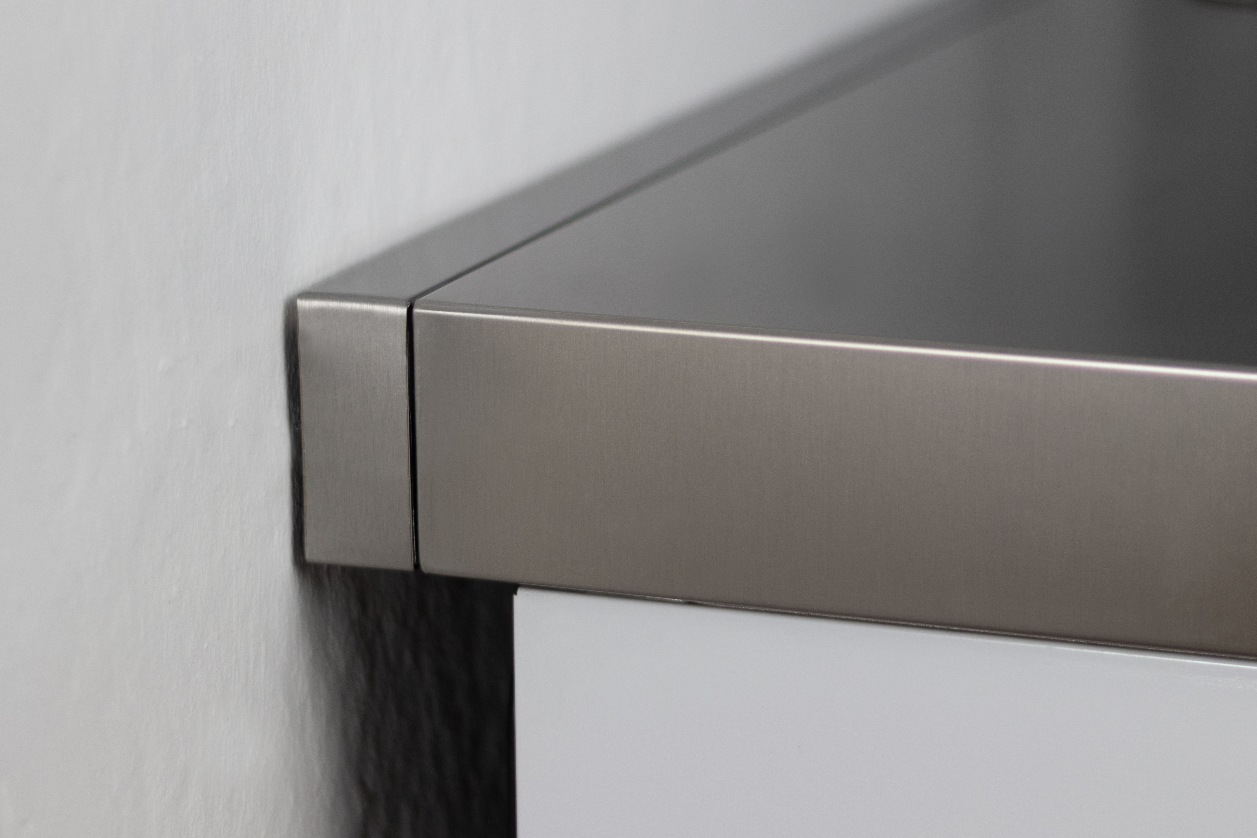 PIC_AL_Anschlussleiste_30mm Abstandsleiste für Miniküchen der Serie Premiumline